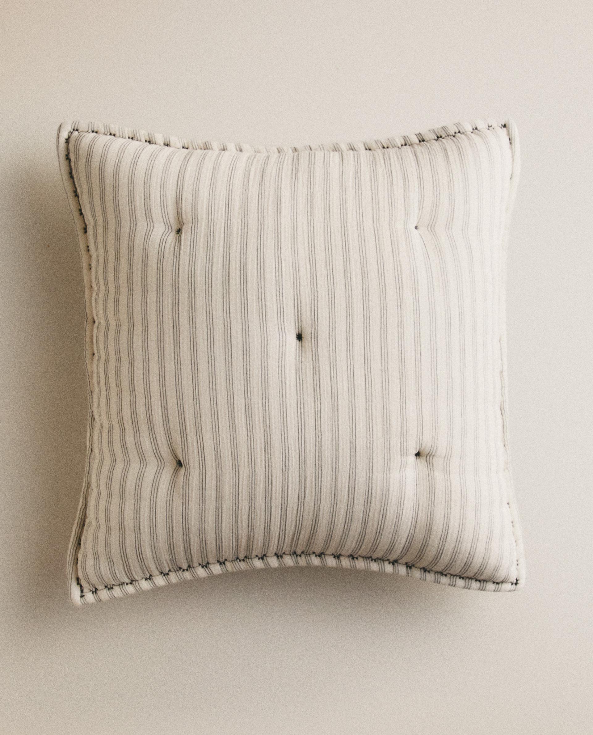 KIDS' CUSHION COVER FOR QUILTS WITH THIN STRIPES KIDS' CUSHION COVER FOR QUILTS WITH THIN STRIPES