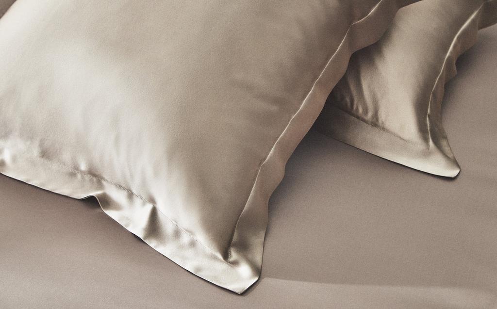 MULBERRY SILK PILLOWCASE MULBERRY SILK PILLOWCASE