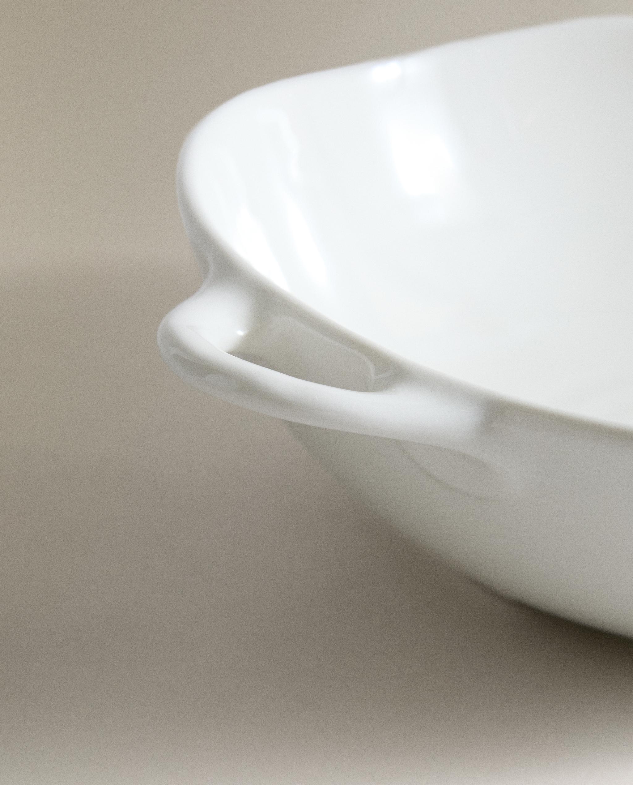 SERVING DISHES AND CUTLERY product thumbnail 12