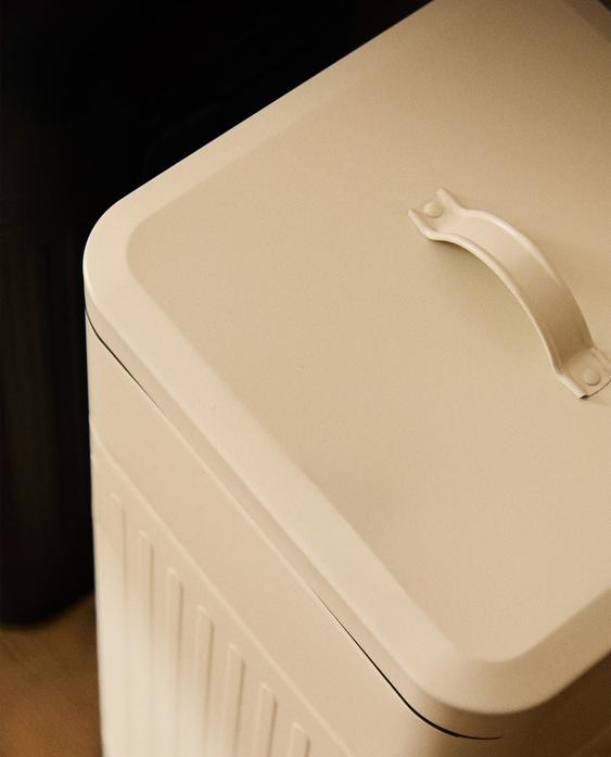 LARGE KITCHEN TRASH CAN LARGE KITCHEN TRASH CAN