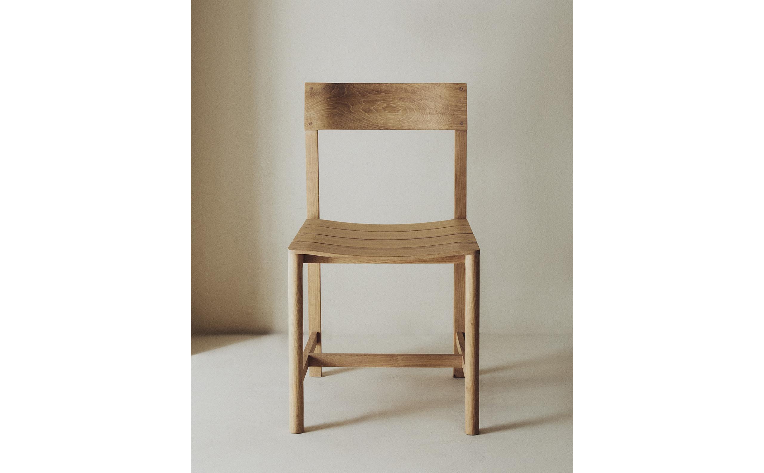 CHAIR 04
