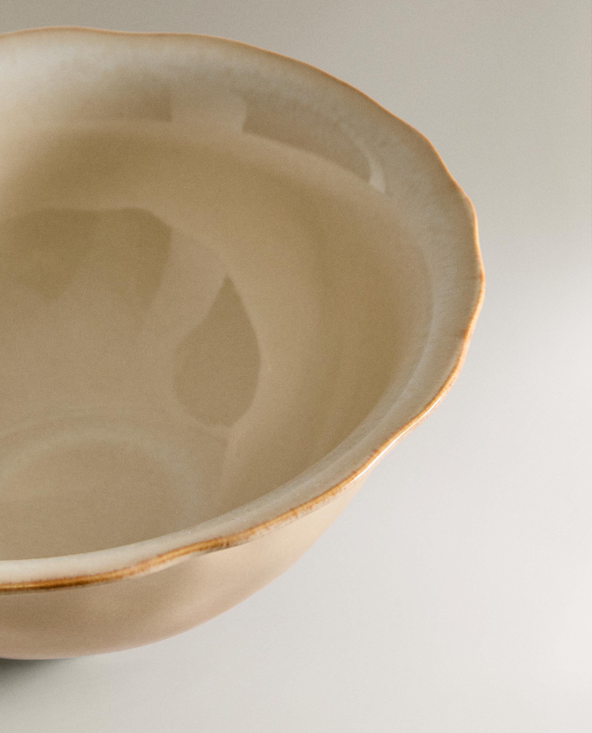STONEWARE SALAD BOWL WITH IRREGULAR EDGE product thumbnail 6
