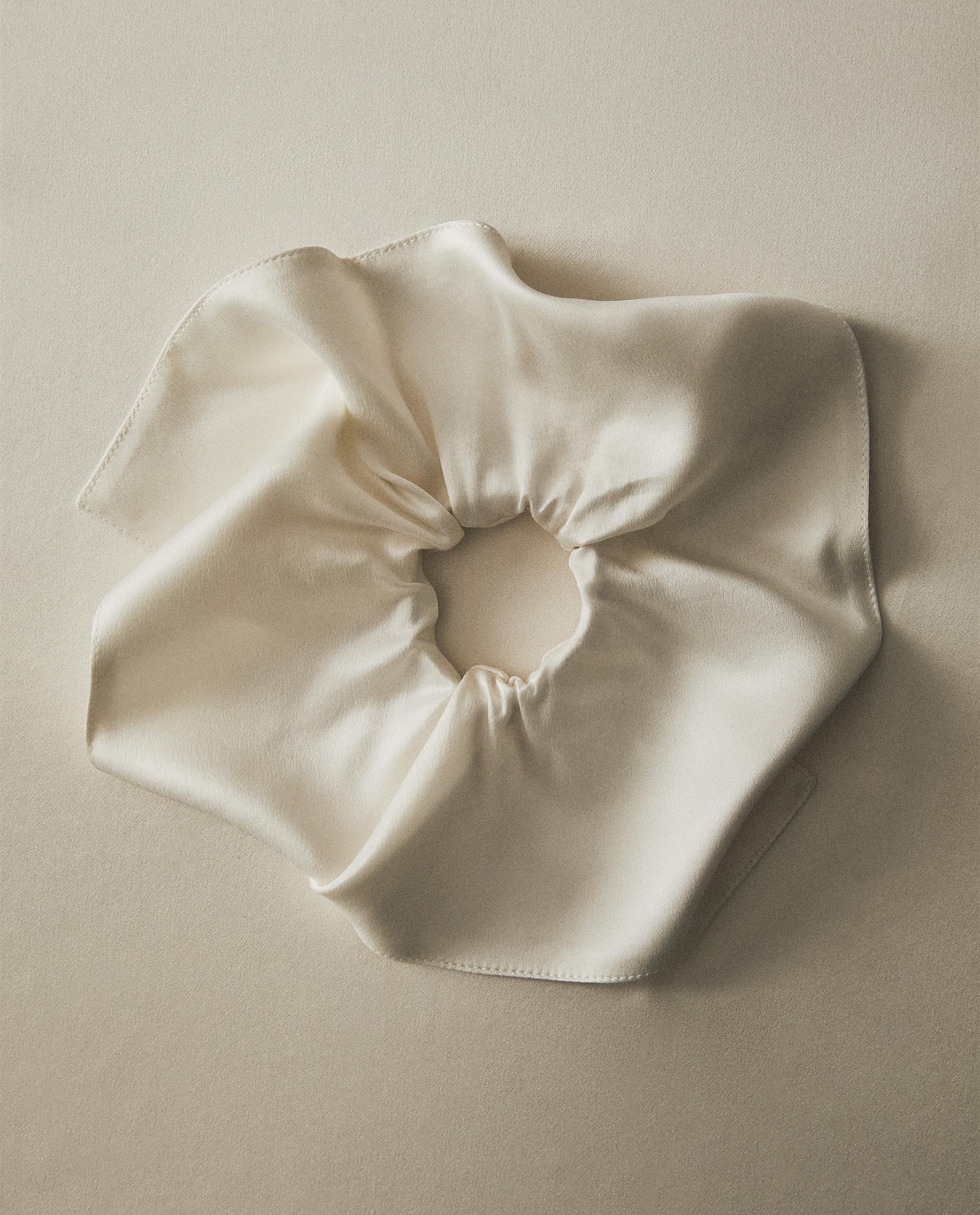 KVADRATNA GUMICA ZA KOSU OD DUDOVE SVILE KVADRATNA GUMICA ZA KOSU OD DUDOVE SVILE