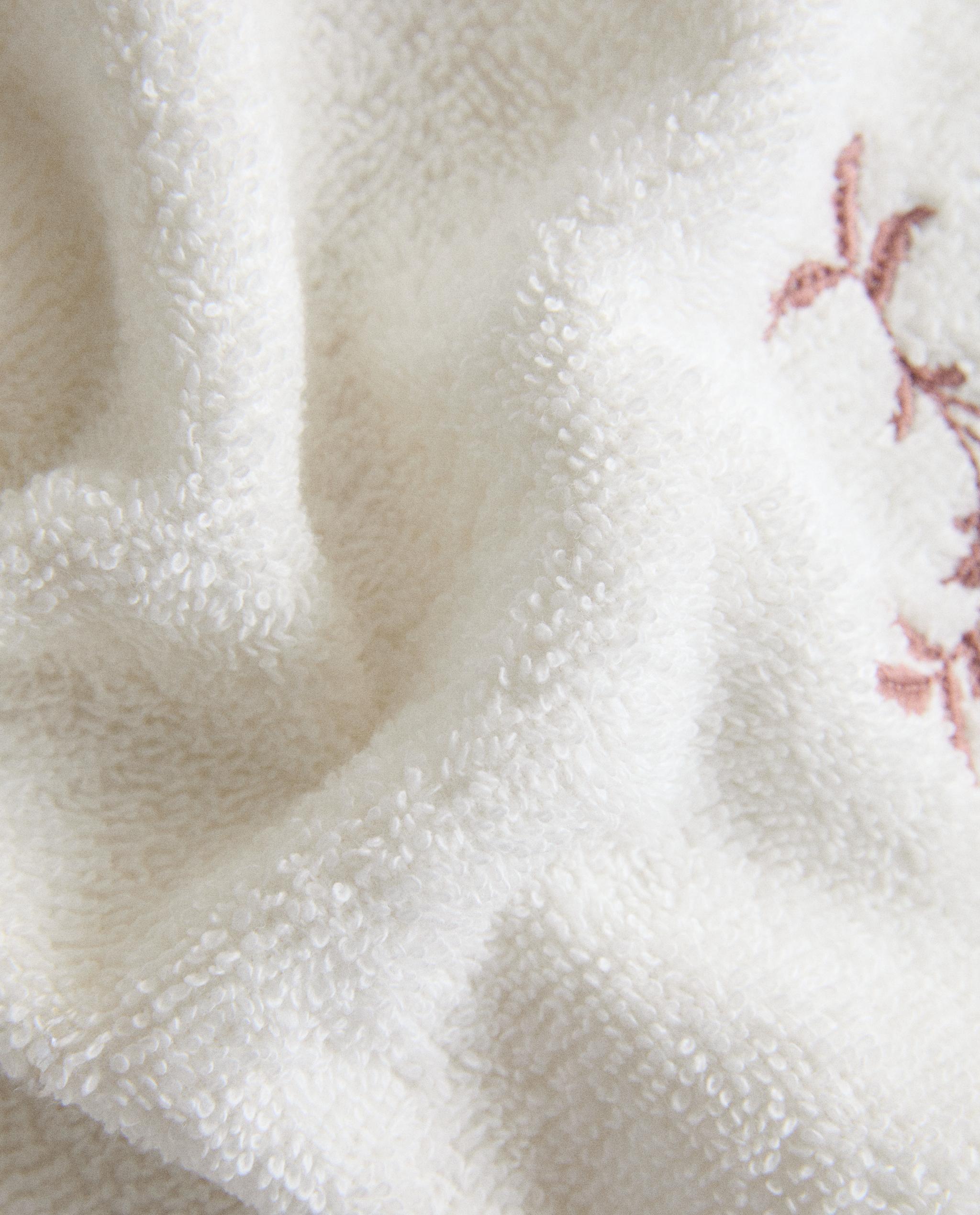 PACK OF HAND TOWELS WITH PLANT EMBROIDERY (PACK OF 3) product thumbnail 14
