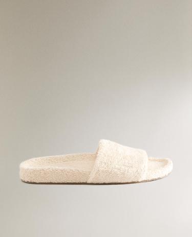 FROTTÉ SANDAL MED REM PÅ VRISTSTYKKE