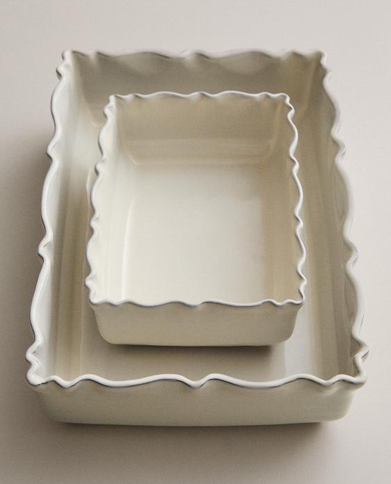TEXTURED EARTHENWARE OVEN SERVING DISH