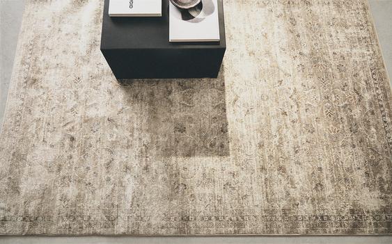 VINTAGE-EFFECT RUG