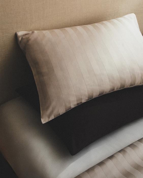 STRIPED SATEEN PILLOWCASE (500 THREAD COUNT) STRIPED SATEEN PILLOWCASE (500 THREAD COUNT)