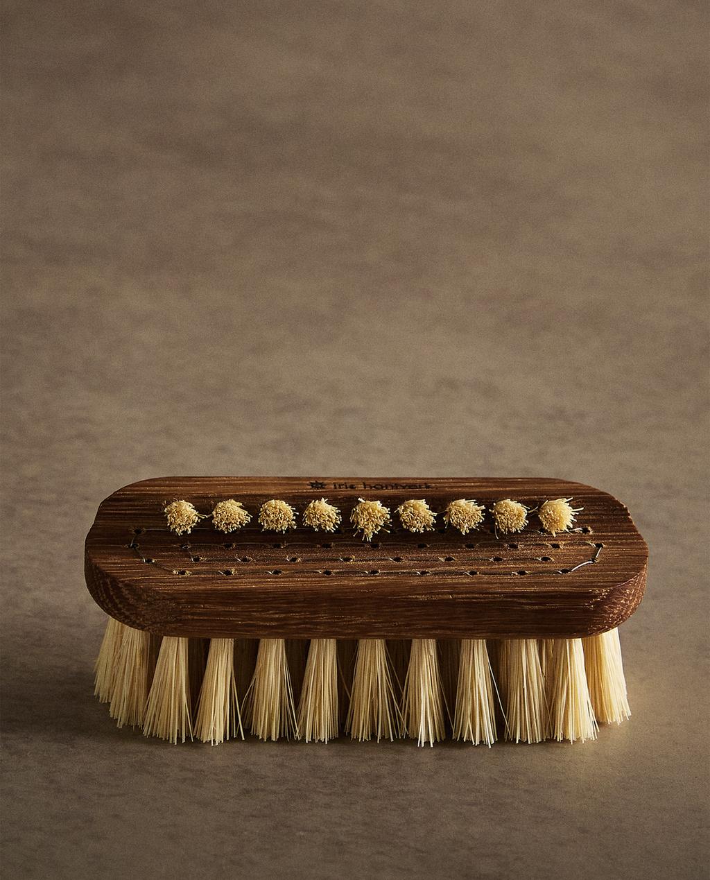 NAIL BRUSH