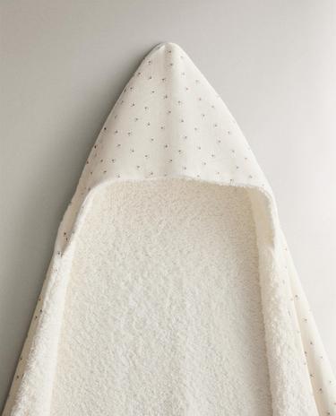 PESHQIR BEBESH ME KAPUÇ PREJ MUSLINI ME LULE