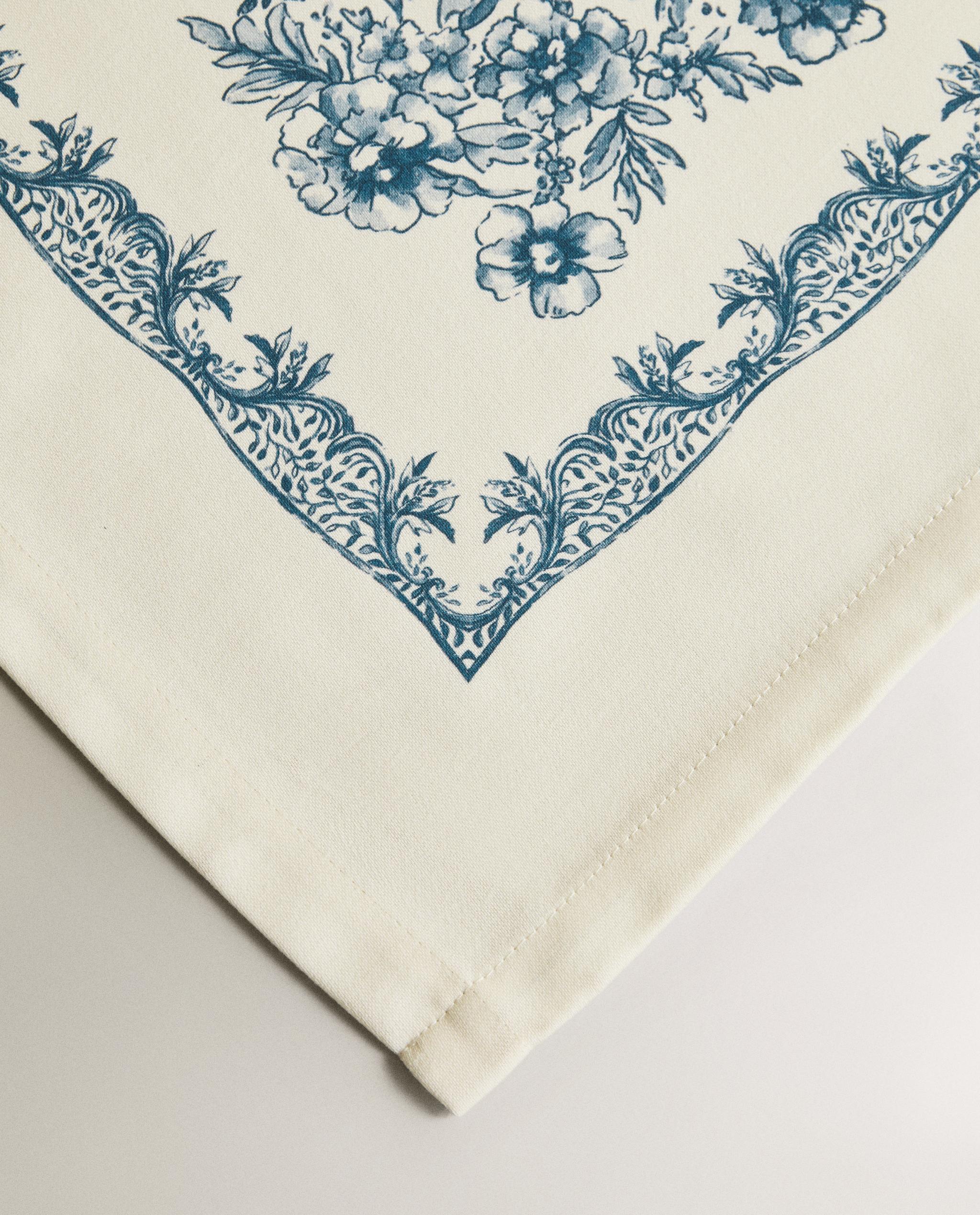 FLORAL SATIN TABLECLOTH product thumbnail 2