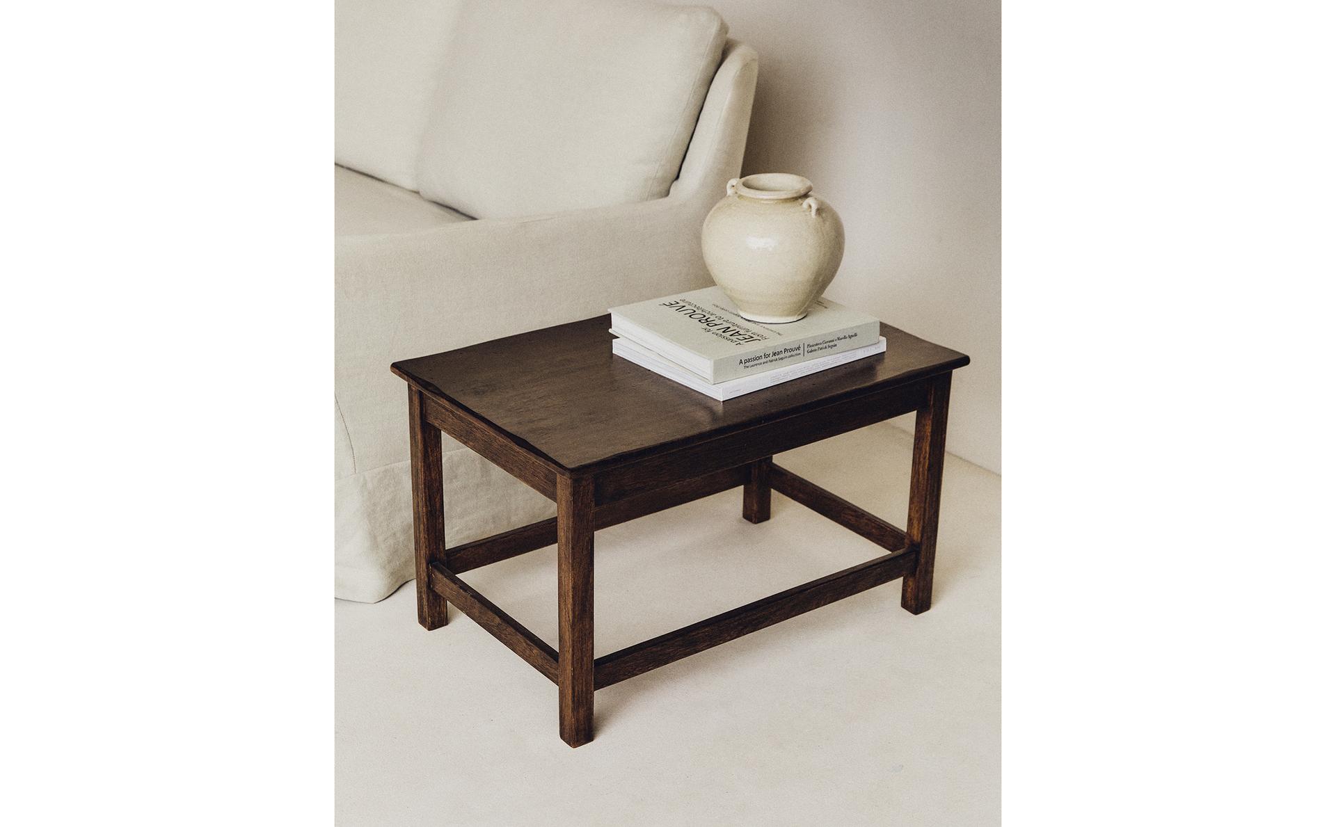 WOODEN SIDE TABLE WOODEN SIDE TABLE