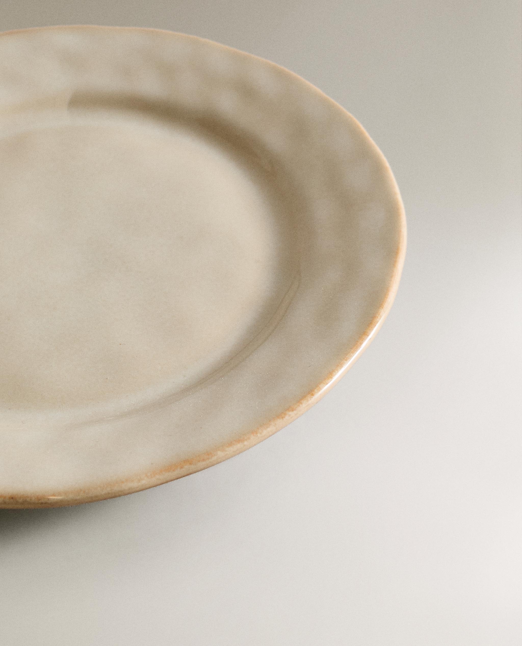 STONEWARE DESSERT PLATE WITH IRREGULAR EDGE product thumbnail 5
