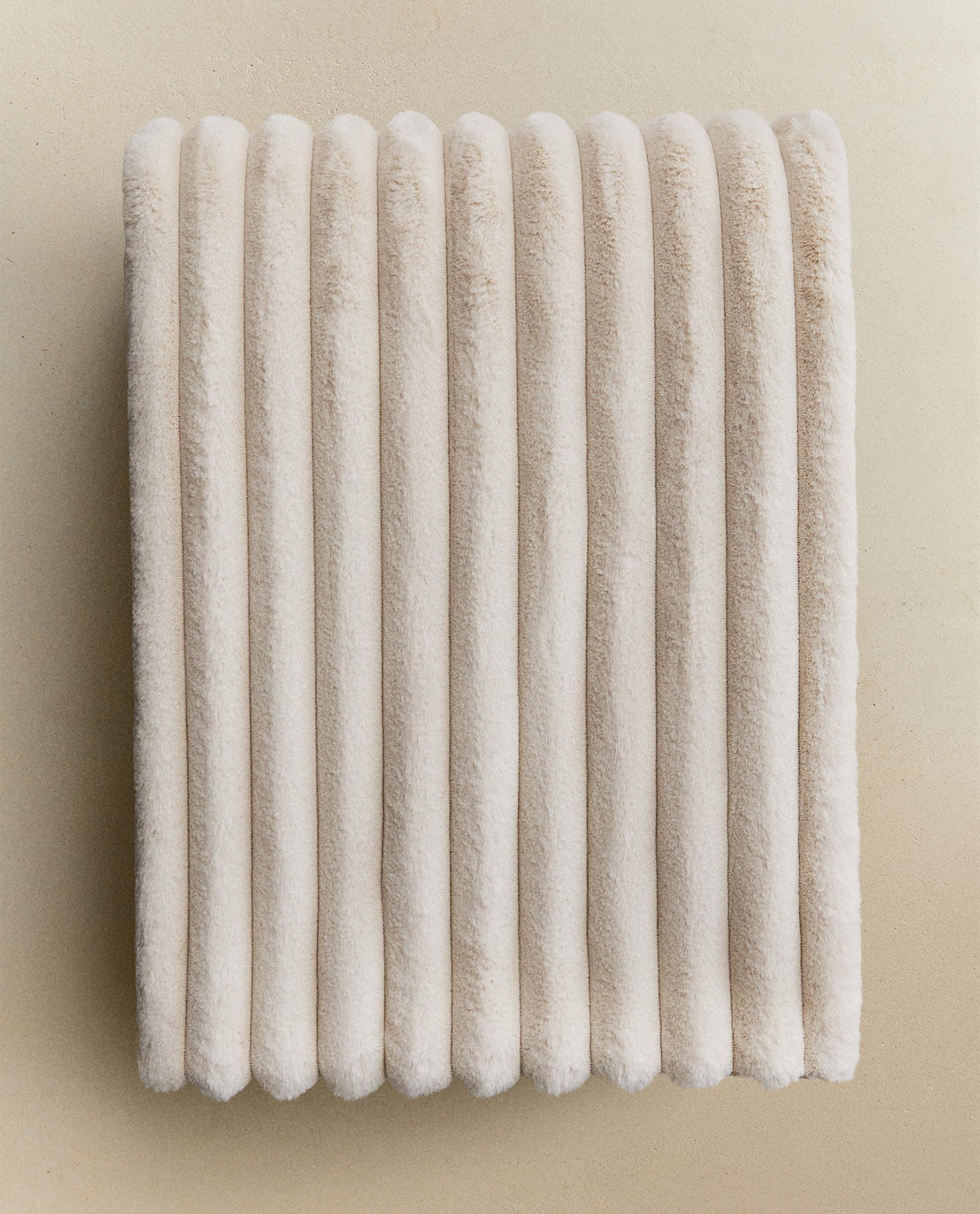 リビングルームにぴったりな薄手の掛布 | Zara Home 日本/Japan
