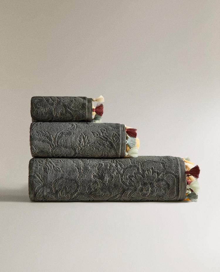 ASCIUGAMANO DA BAGNO POMPON JACQUARD ASCIUGAMANO DA BAGNO POMPON JACQUARD