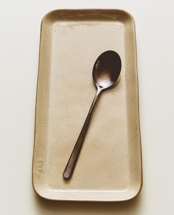 TABAKA E VOGËL DREJTKËNDORE