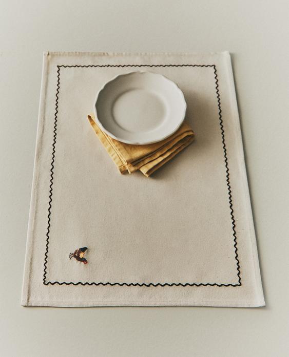 COTTON PLACEMAT WITH HEM EMBROIDERY