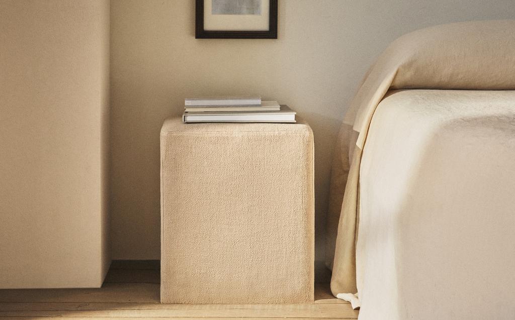 LINEN POUFFE STOOL