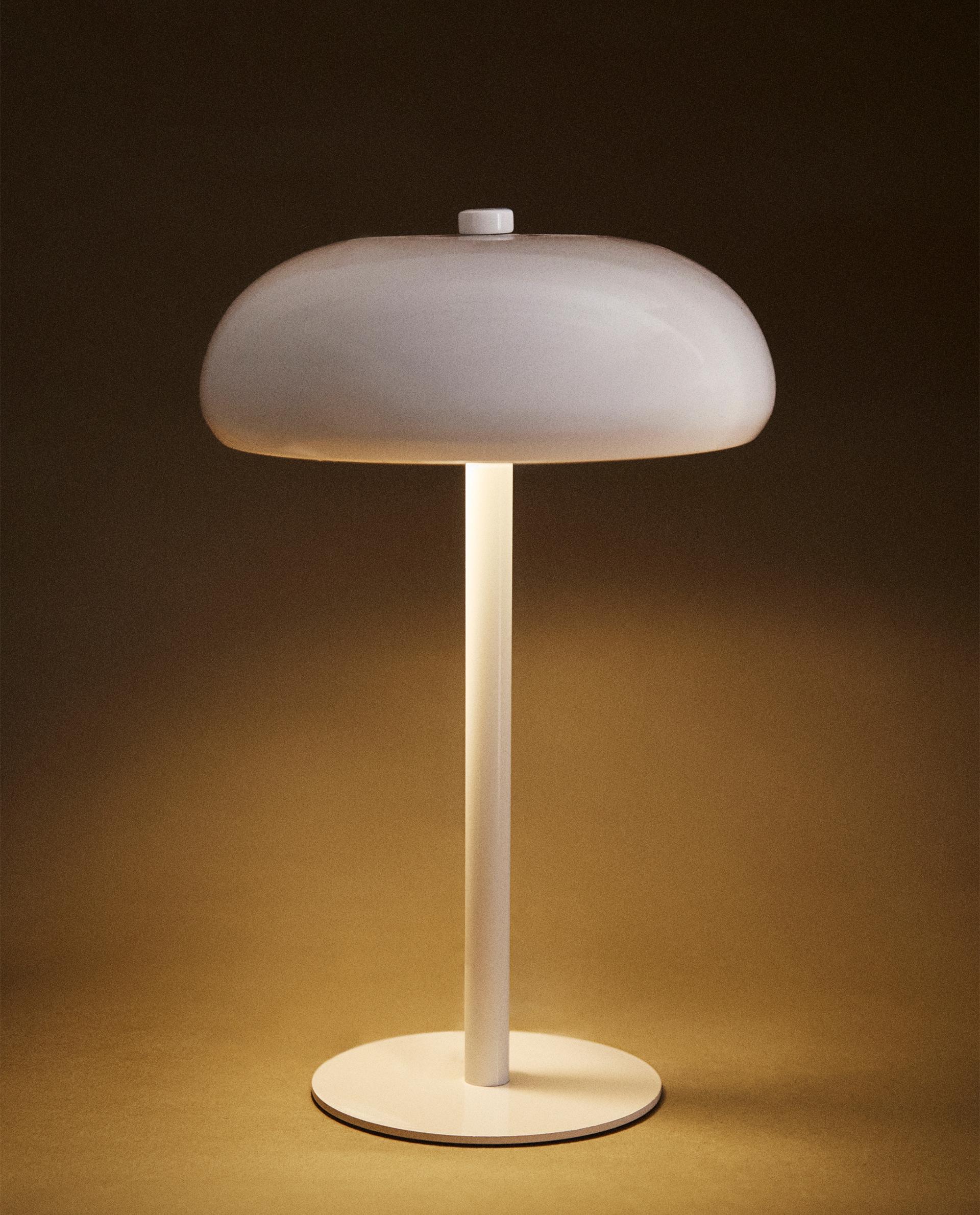 SMALL MONOCHROME TABLE LAMP