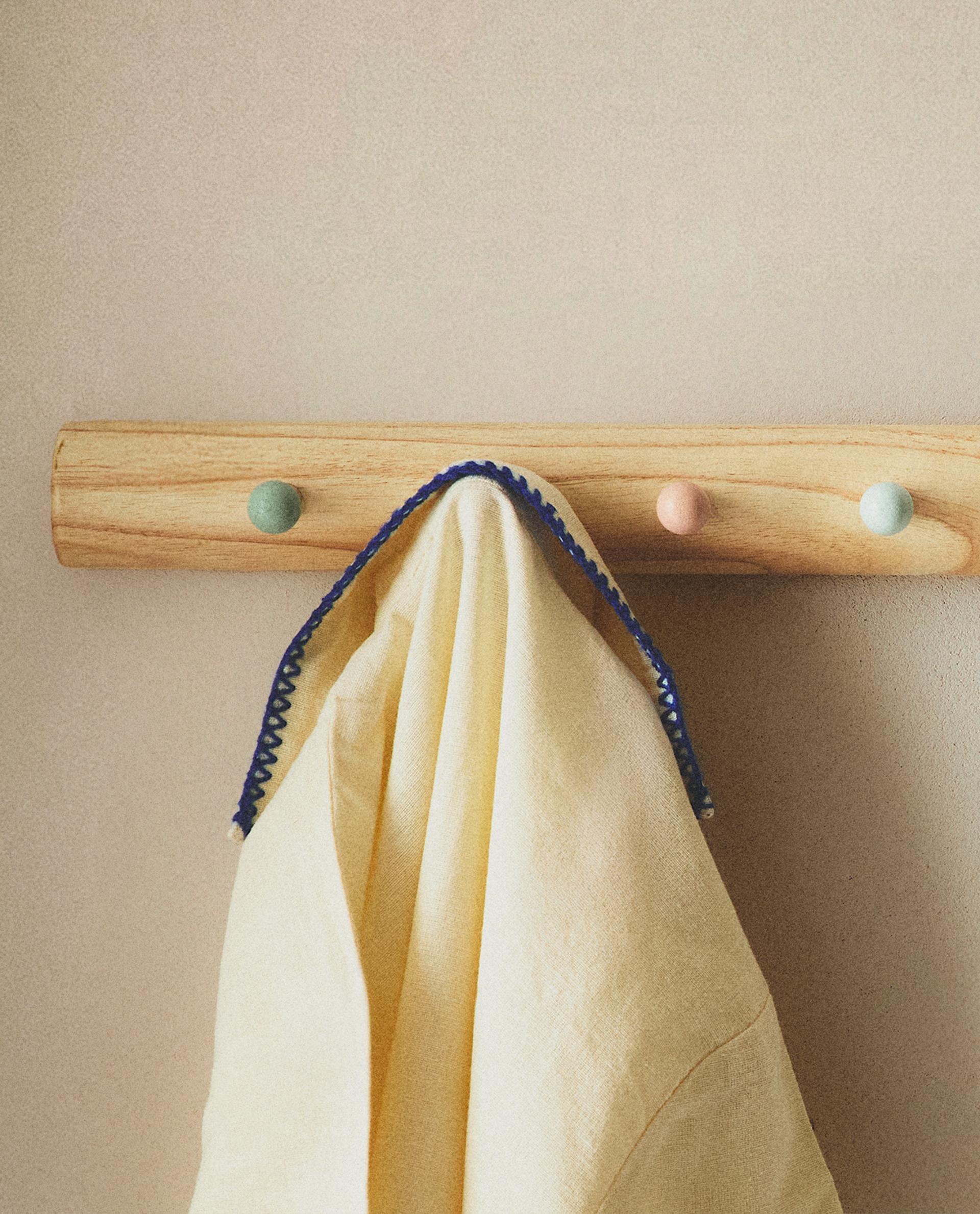 KIDS' MULTICOLOURED WALL HANGER