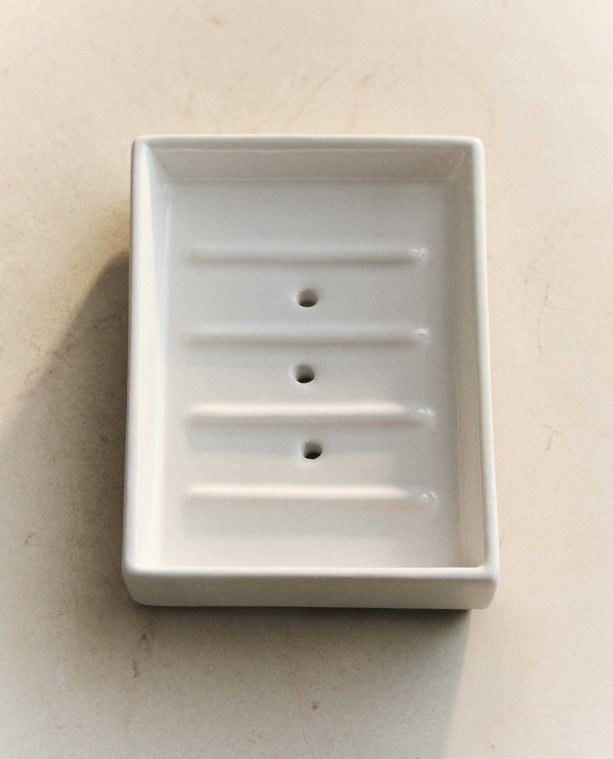 WHITE EARTHENWARE BATHROOM SOAP DISH product thumbnail 8