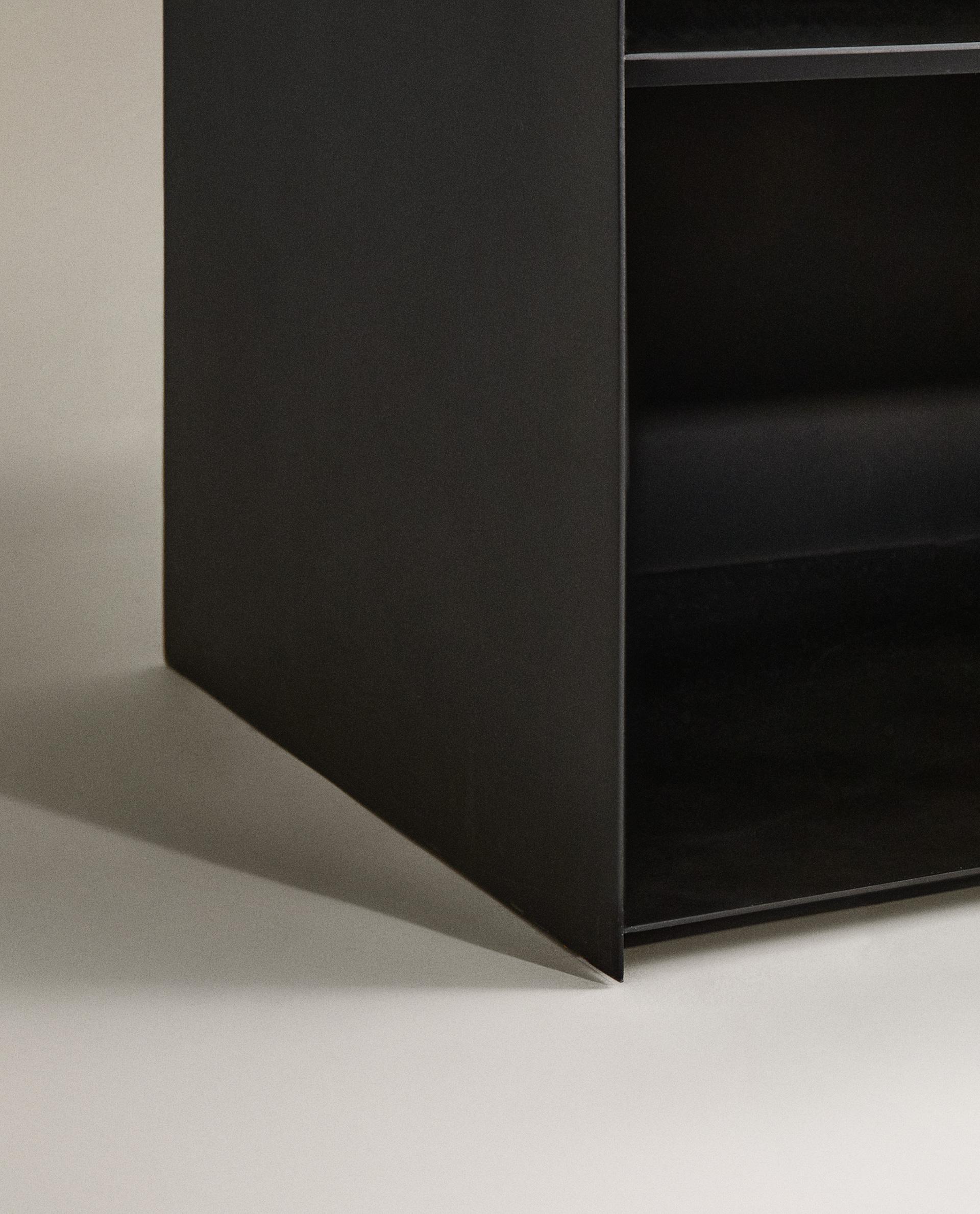 ZARA 　ZARAHOME　メタルテーブル AGED METAL SIDE TABLE | Zara Home United States of America