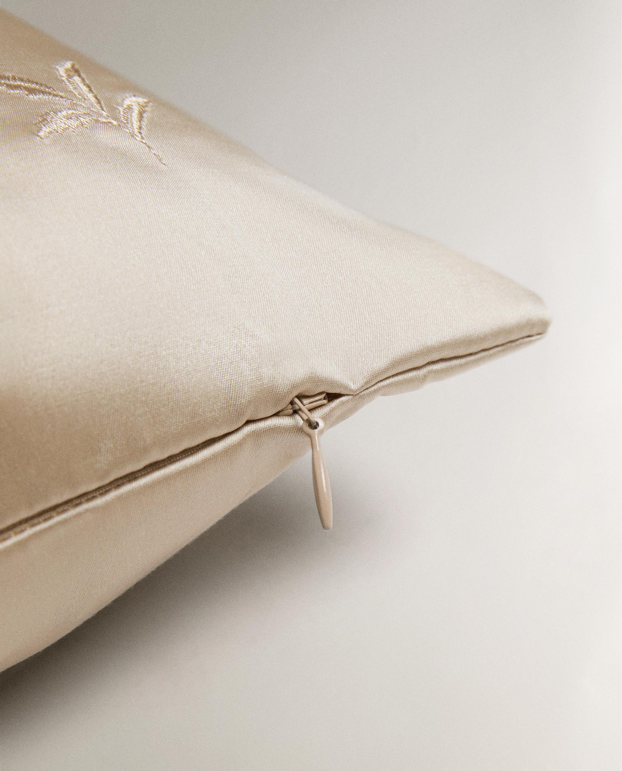 LEAF PRINT SATEEN CUSHION COVER product thumbnail 4