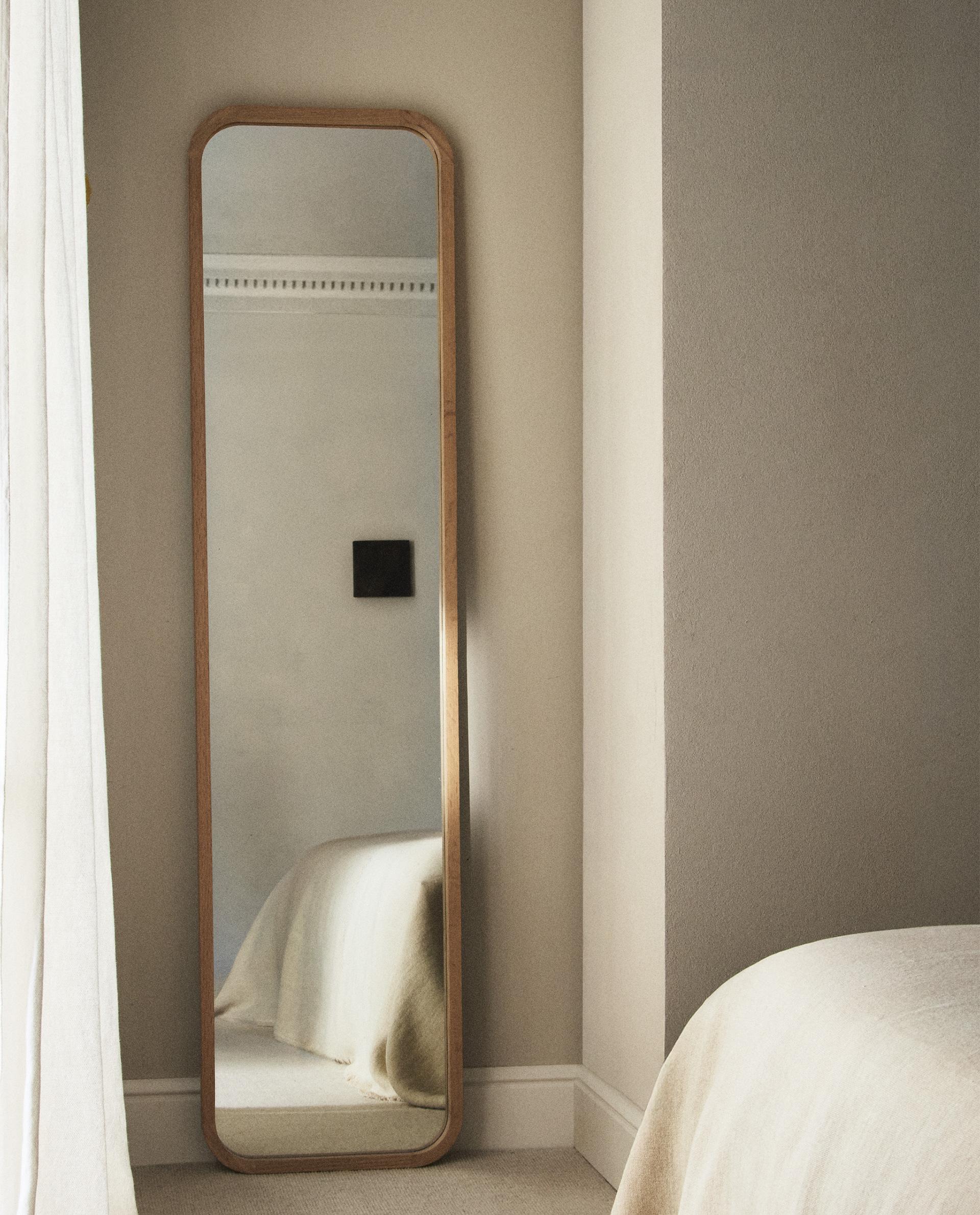 ラウンドフレームスタンディングミラー ラウンドフレームスタンディングミラー | Zara Home 日本/Japan