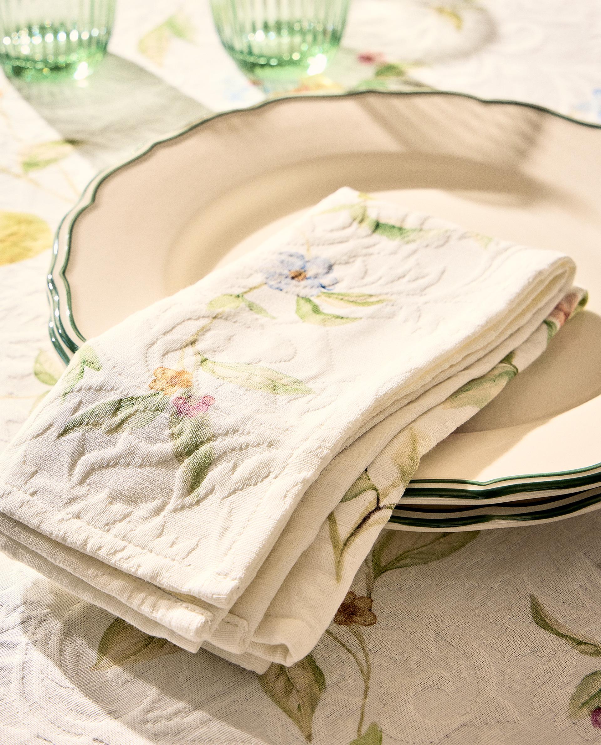 PACK OF COTTON JACQUARD PEAR NAPKINS (PACK OF 2)