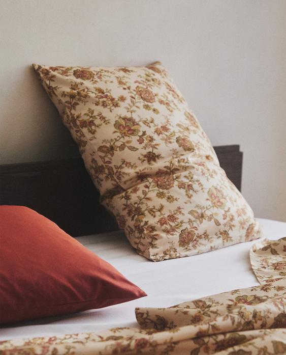 TAIE D’OREILLER SATIN FLEURS