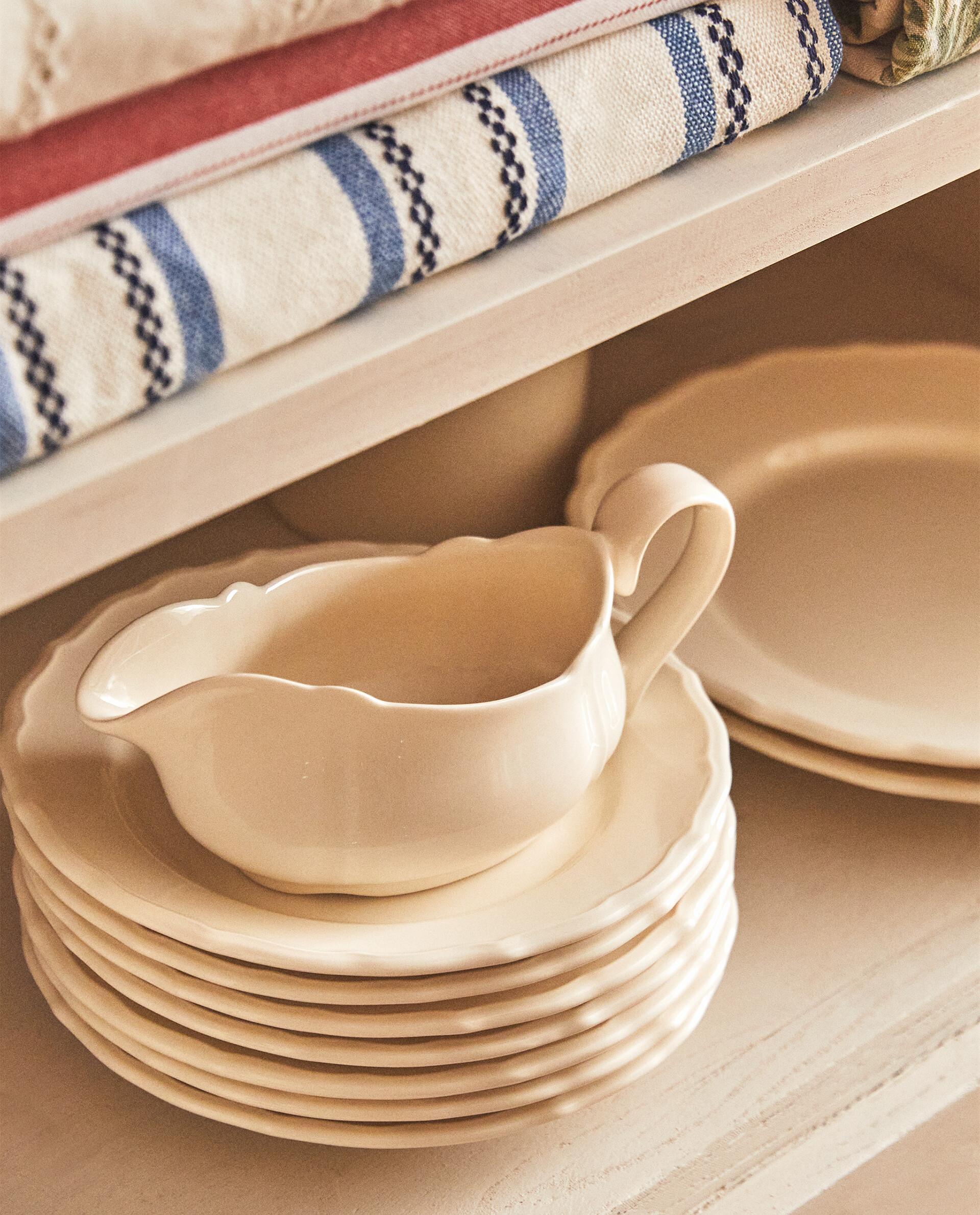 EARTHENWARE GRAVY BOAT WITH RAISED-EDGE DETAIL product thumbnail 12