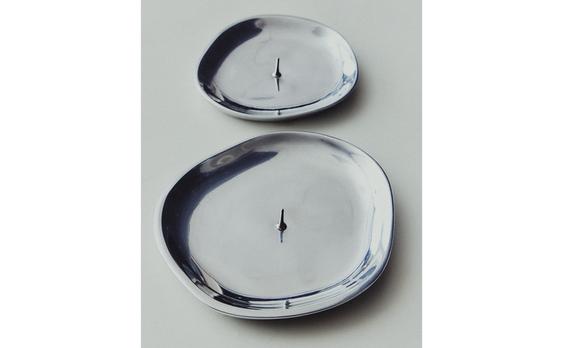 ZILVERKLEURIGE ALUMINIUM KAARSHOUDER