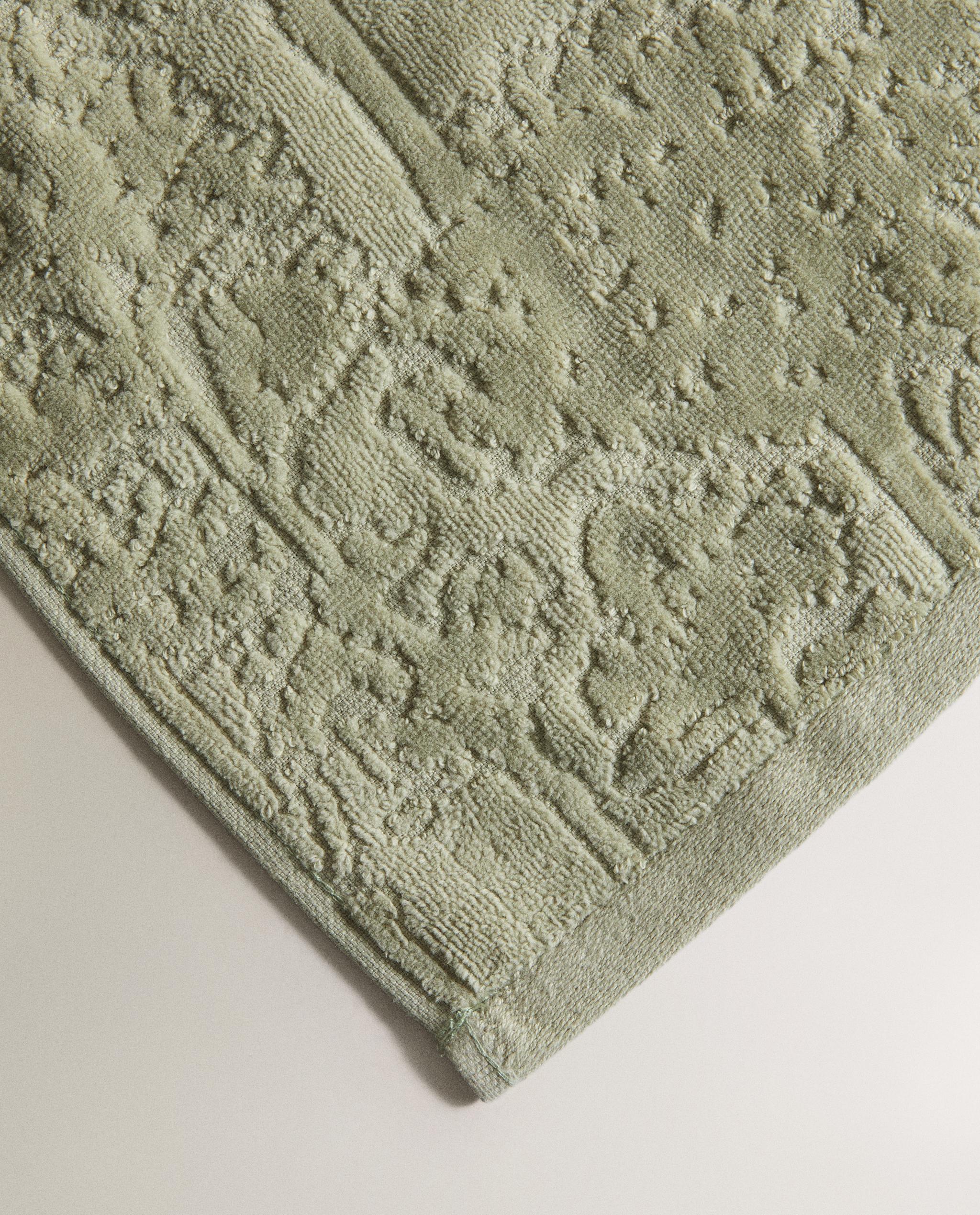 FLORAL JACQUARD BATH TOWEL product thumbnail 11