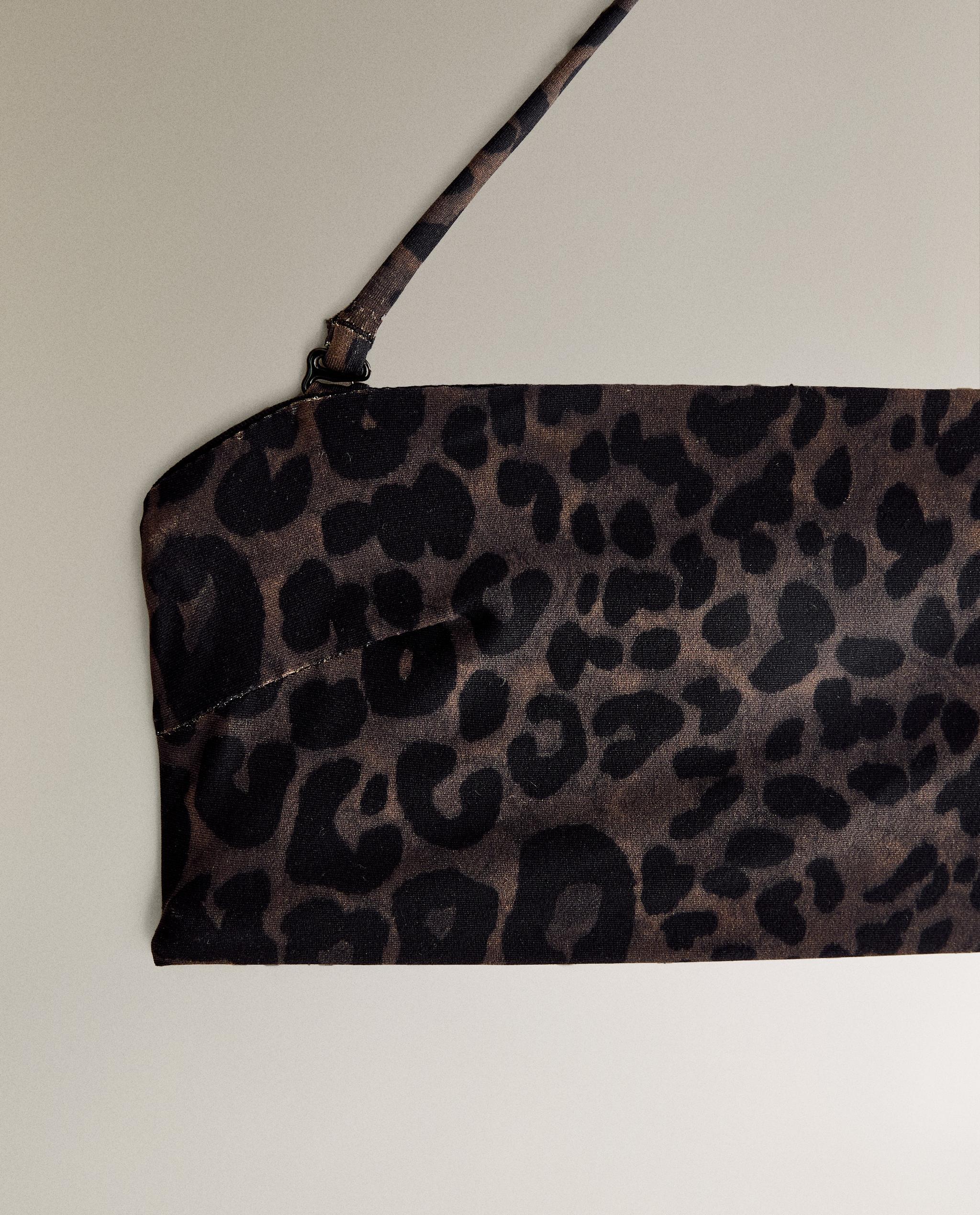 TOP BIKINI PLAYA ESTAMPADO ANIMAL PRINT Zara Home Colombia