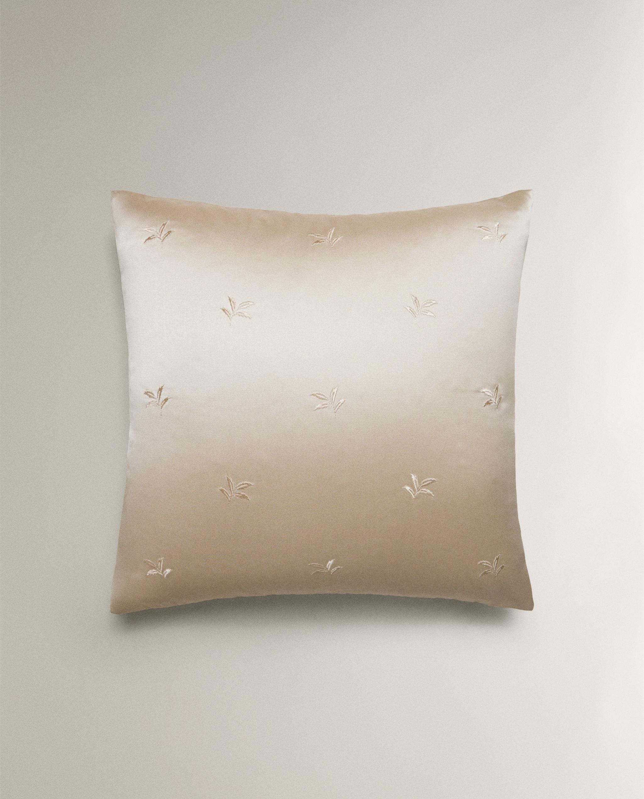 LEAF PRINT SATEEN CUSHION COVER product thumbnail 6