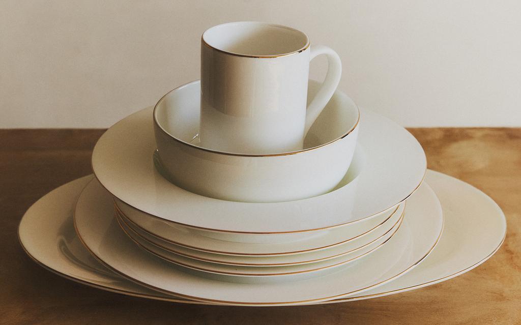 STOLNO POSUĐE OD PORCULANA BONE CHINA