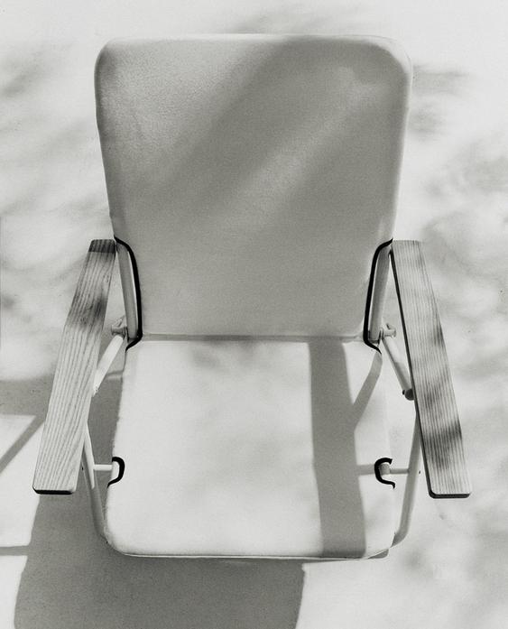 FOLDING BEACH CHAIR WITH WOODEN ARM RESTS FOLDING BEACH CHAIR WITH WOODEN ARM RESTS