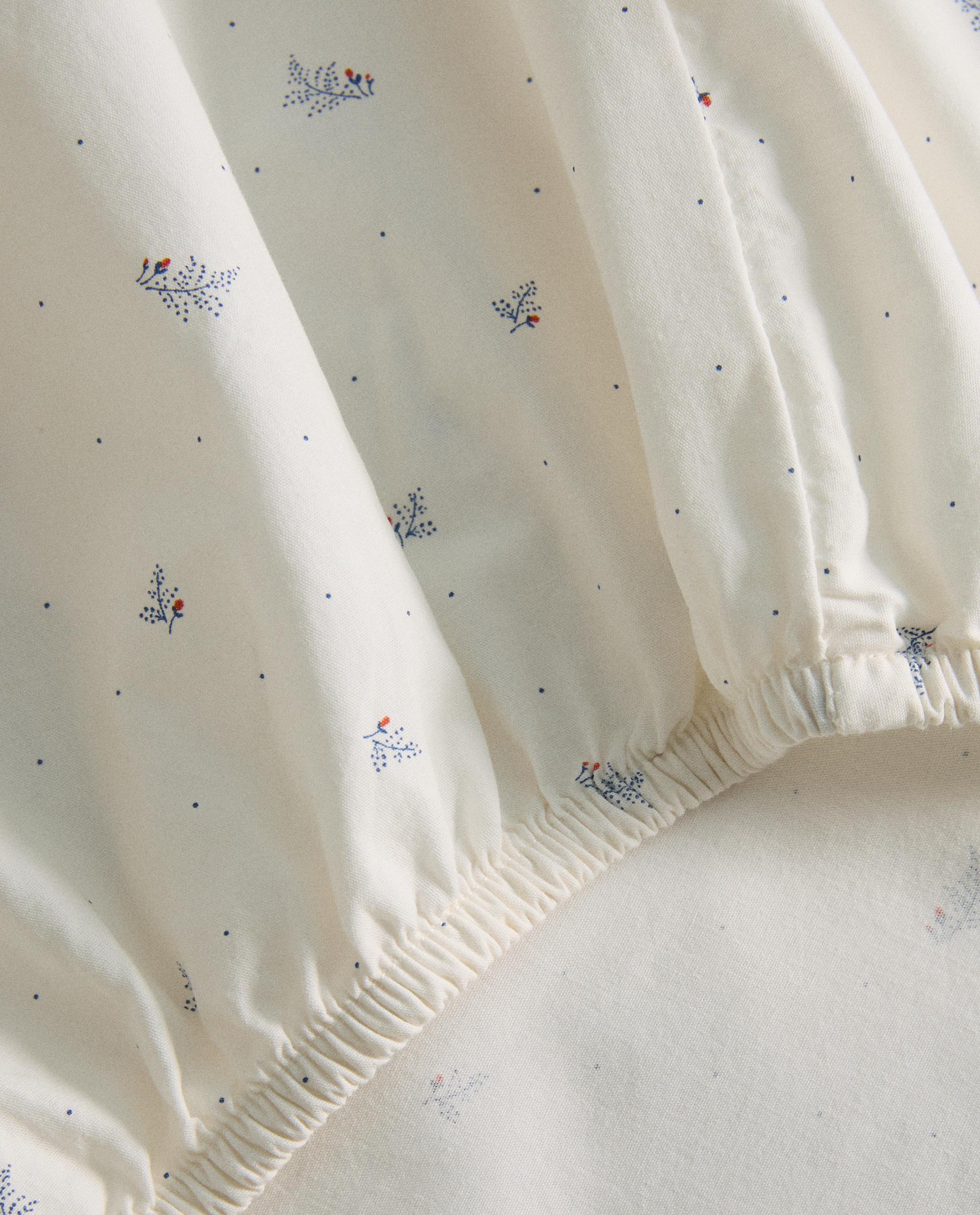 CHILDREN’S COTTON FITTED SHEET WITH LEAVES AND POLKA DOTS product thumbnail 5