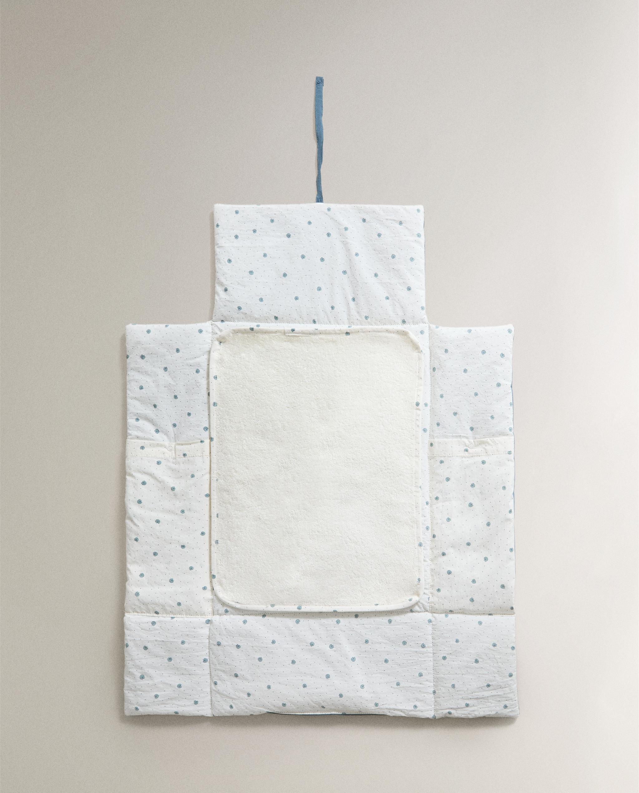 PORTABLE LEAF PRINT BABY CHANGING MAT product thumbnail 2