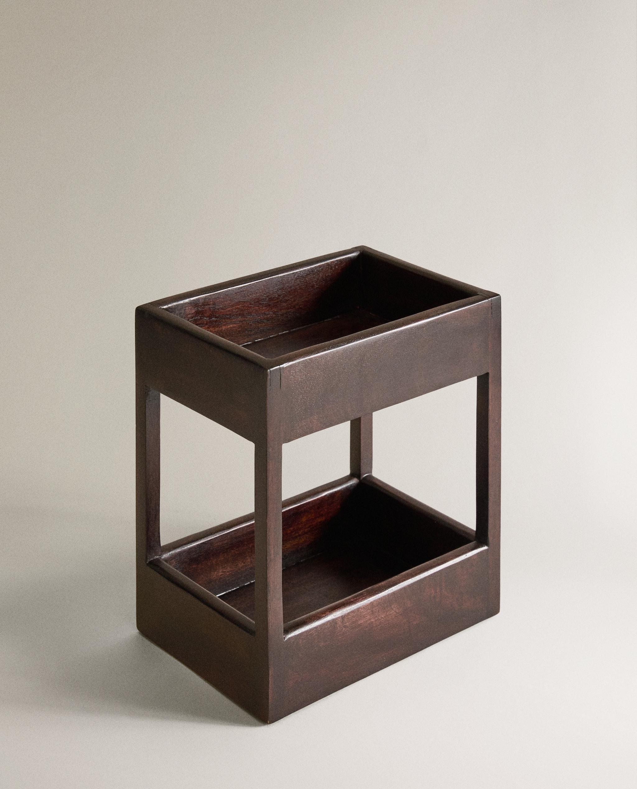 SMALL STORAGE UNIT