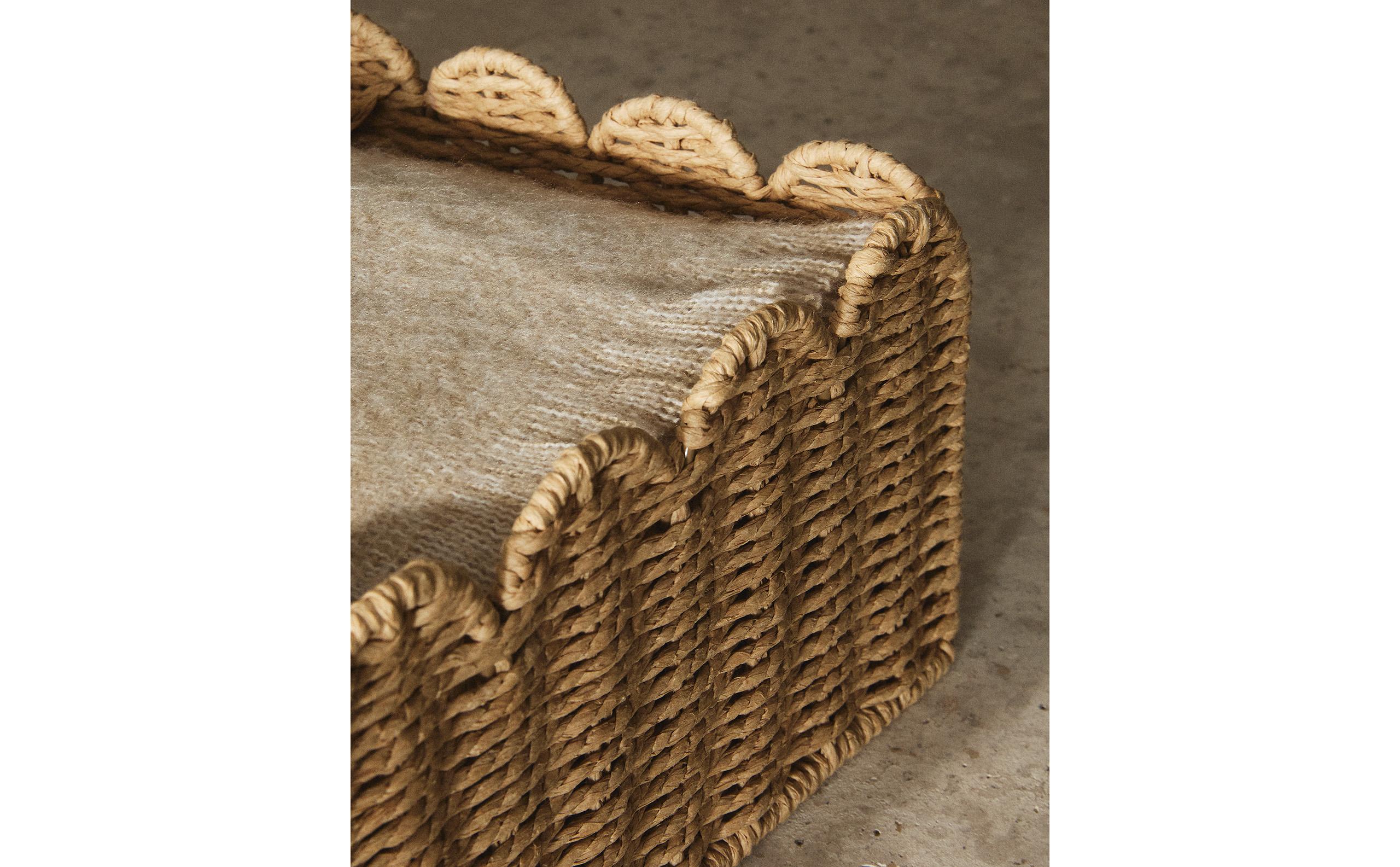 SCALLOPED BASKET