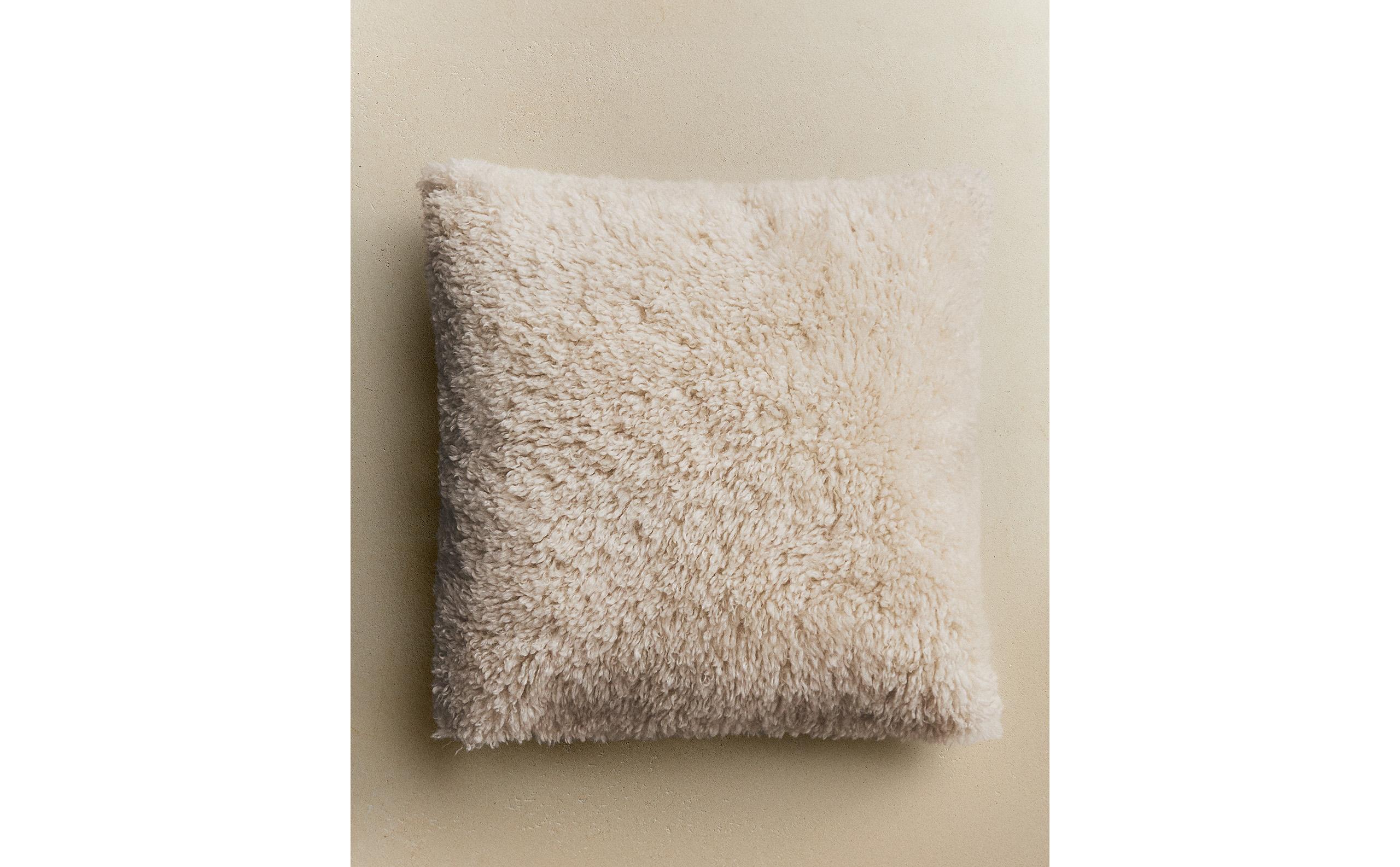 フェイクファー クッションカバー | Zara Home 日本/Japan