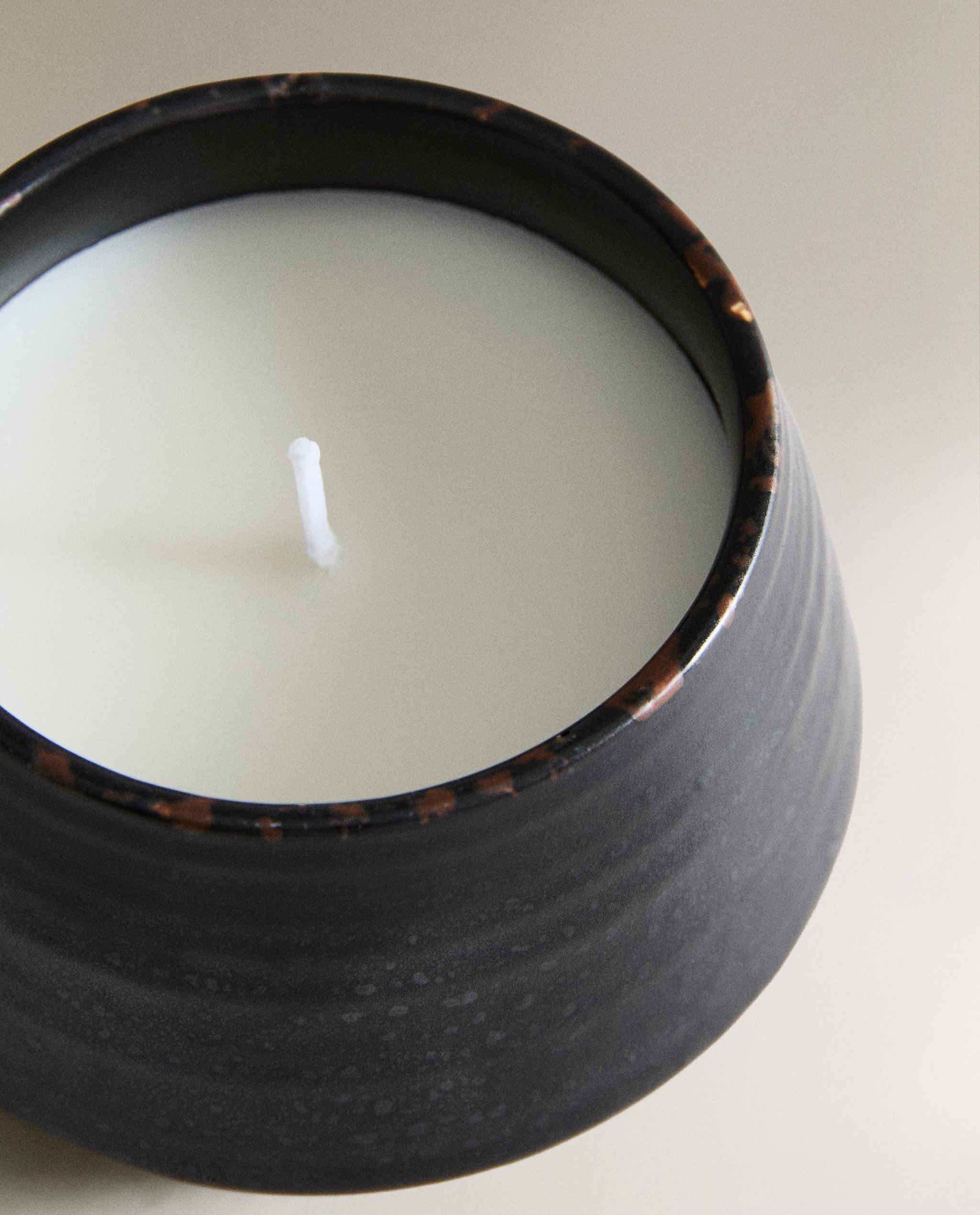 (170 G) VELVET CUIR SCENTED CANDLE product thumbnail 6