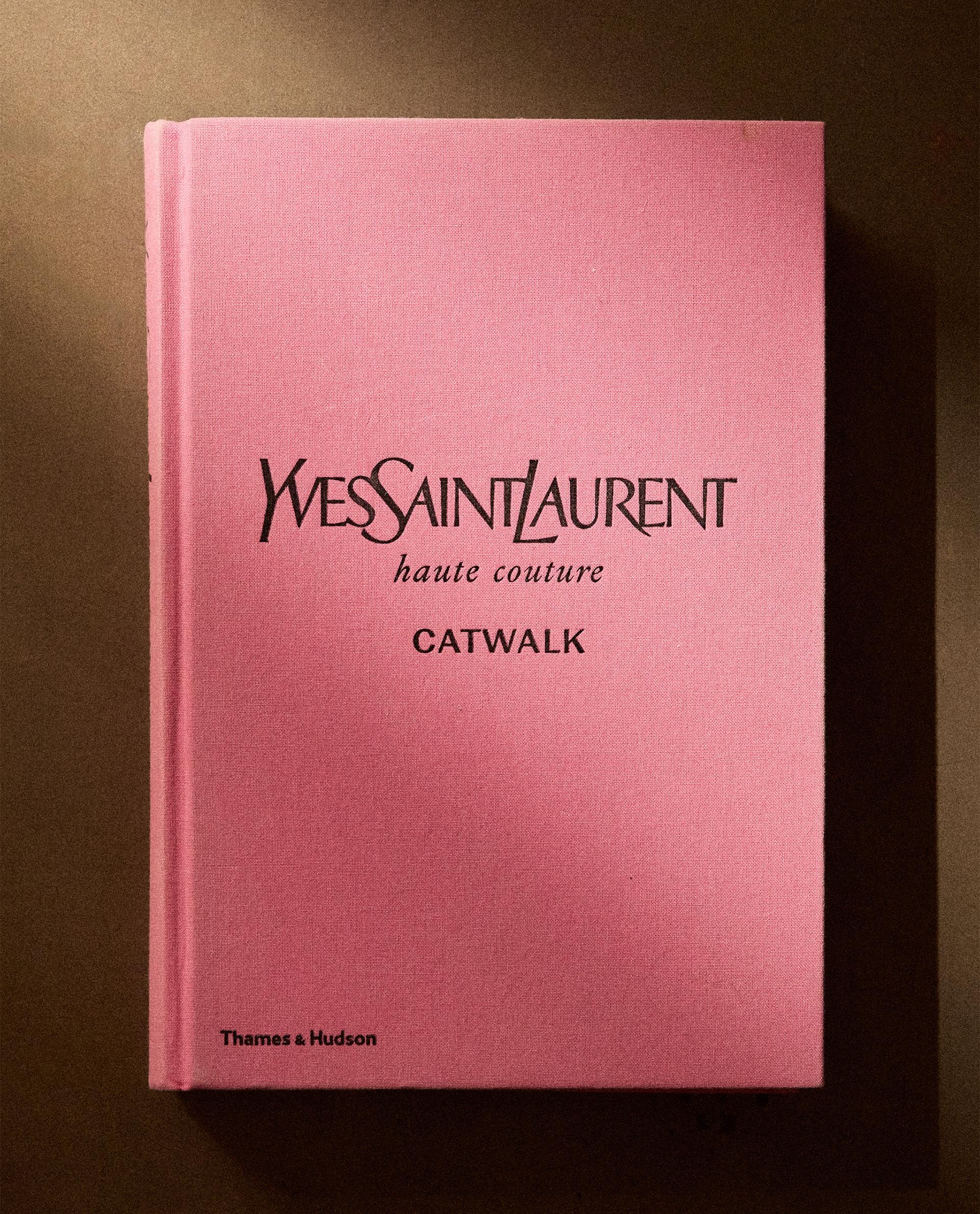 LIBRO CATWALK YVES SAINT LAURENT