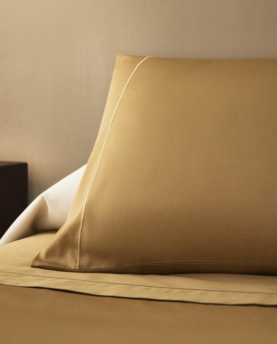 غلاف مخدة ساتان بشريط حافة (كثافة 300 خيط)