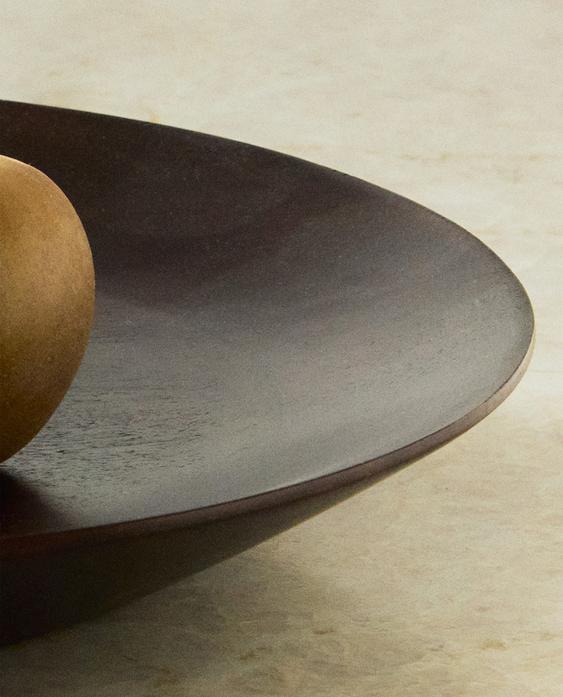 WOODEN SERVING DISH