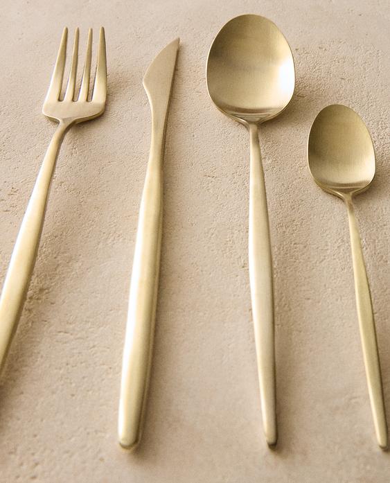 4-PIECE CUTLERY SET WITH THIN HANDLE