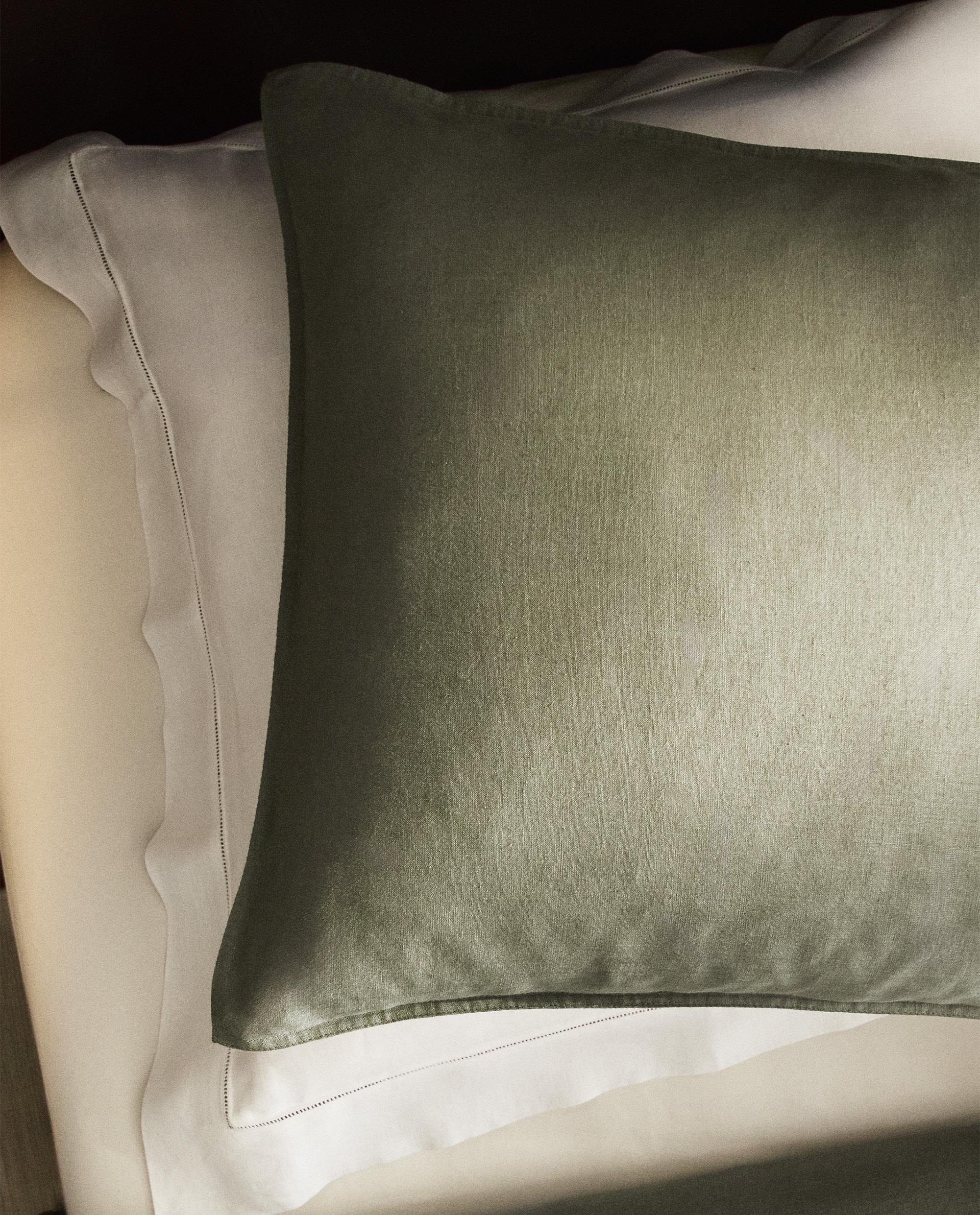 フェザーダウンクッションフィラー XXLサイズ | Zara Home 日本/Japan