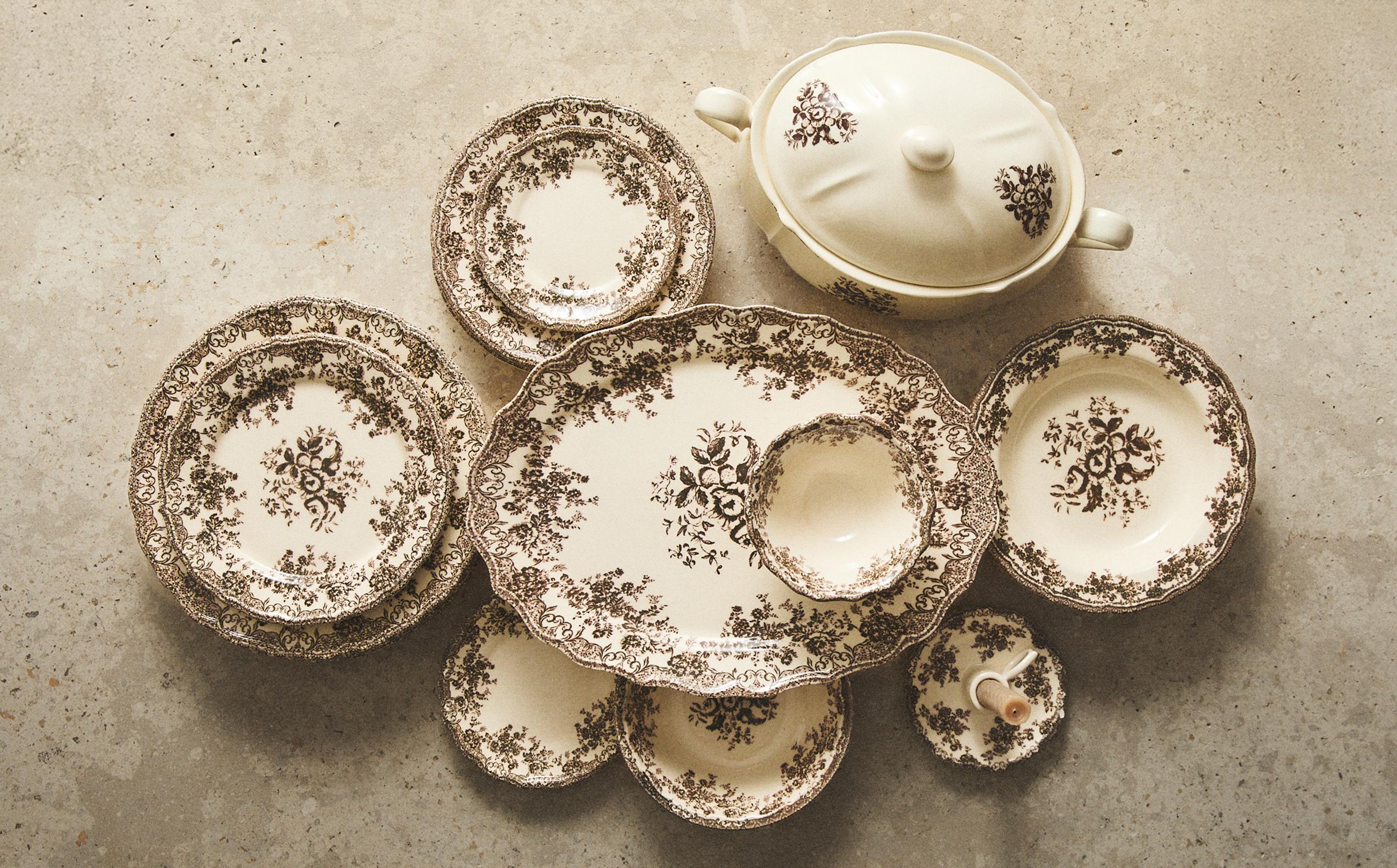 BROWN FLORAL EARTHENWARE TABLEWARE