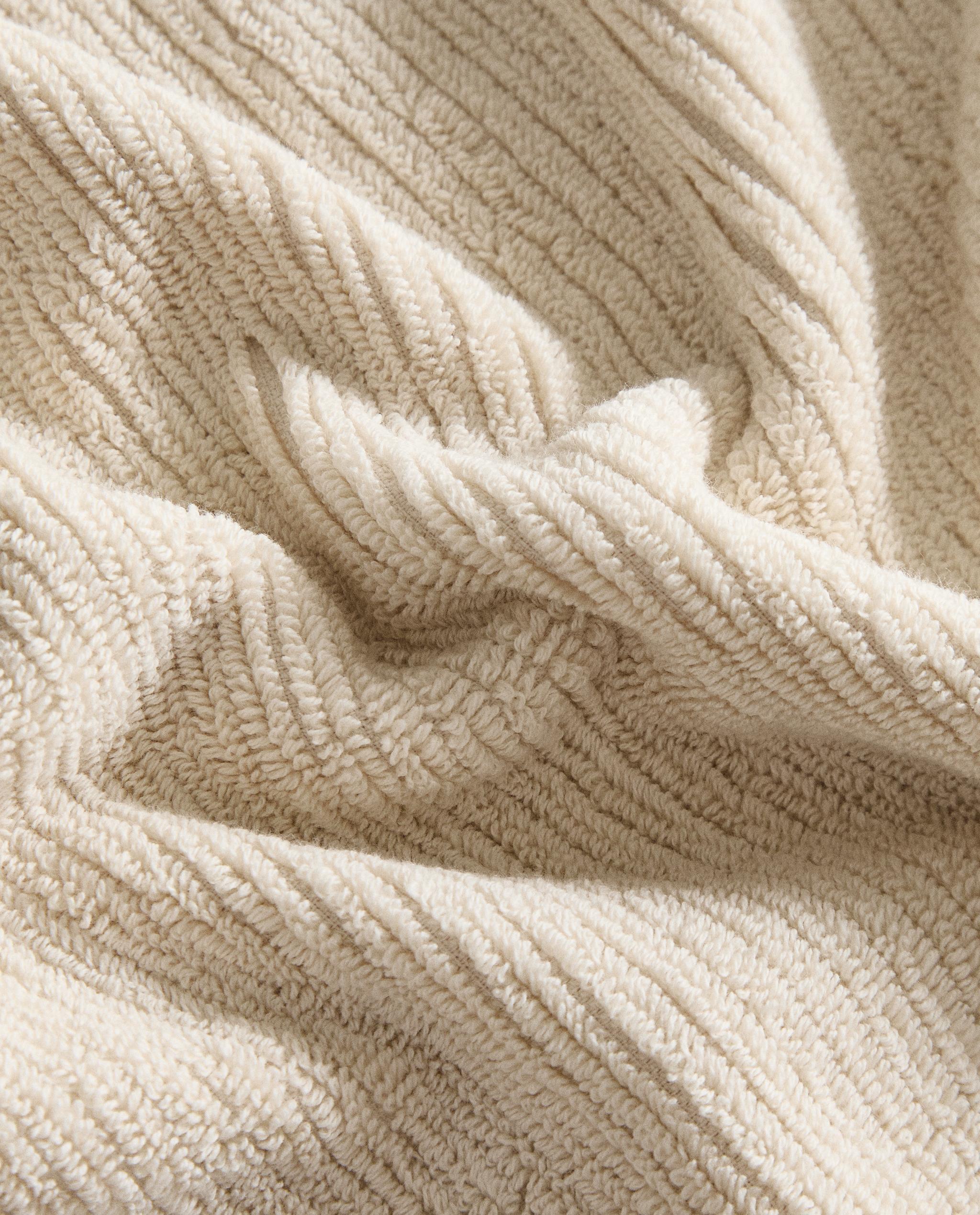 BATH TOWEL WITH TOPSTITCHING product thumbnail 2